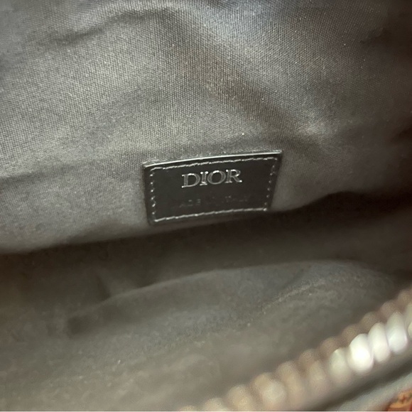 Authentic DIOR unisex diamond canvas leather bag. SS’22 collection. - Picture 3 of 4
